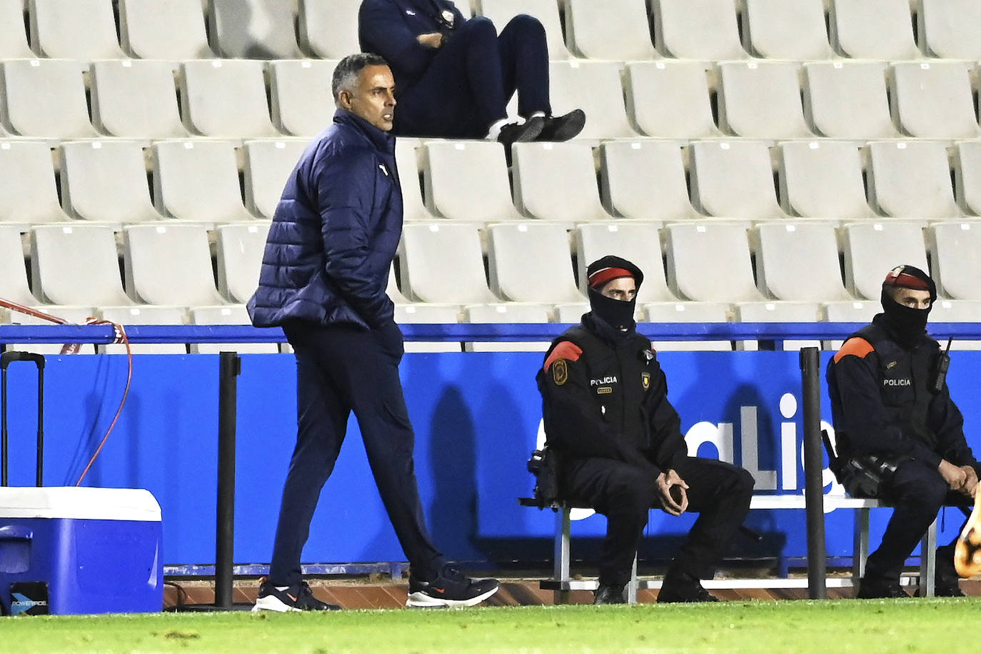 Los jugadores del Almería celebran el gol de la victoria.