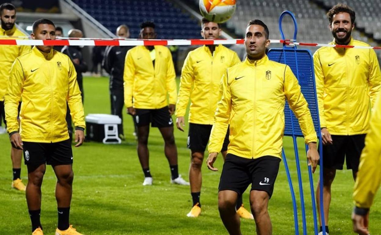 Montoro, durante el calentamiento previo al choque. 