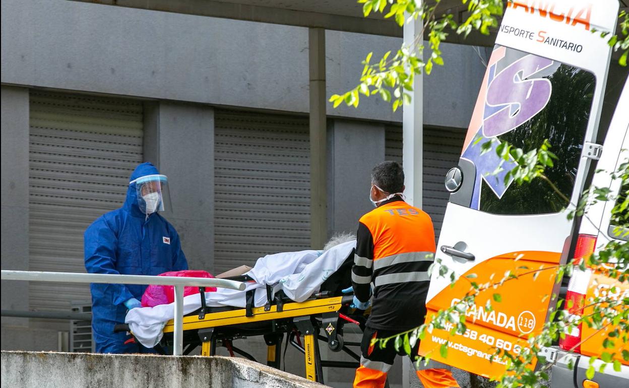 La Junta prevé más de mil ingresos para Granada con el viejo Clínico como único refuerzo