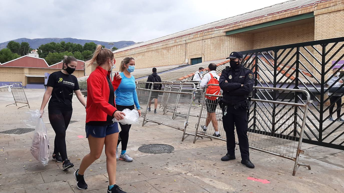 Fotos: Unos 8.500 aspirantes a ser Policía Nacional realizan las pruebas físicas en la sede de Jaén