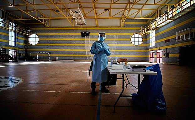 Granada frena su cifra de hospitalizados pero vuelve a sumar más de un millar de contagios