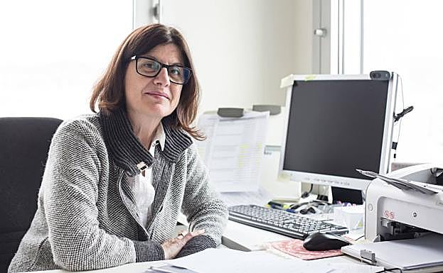Aurora Bueno, en su despacho de la UGR.