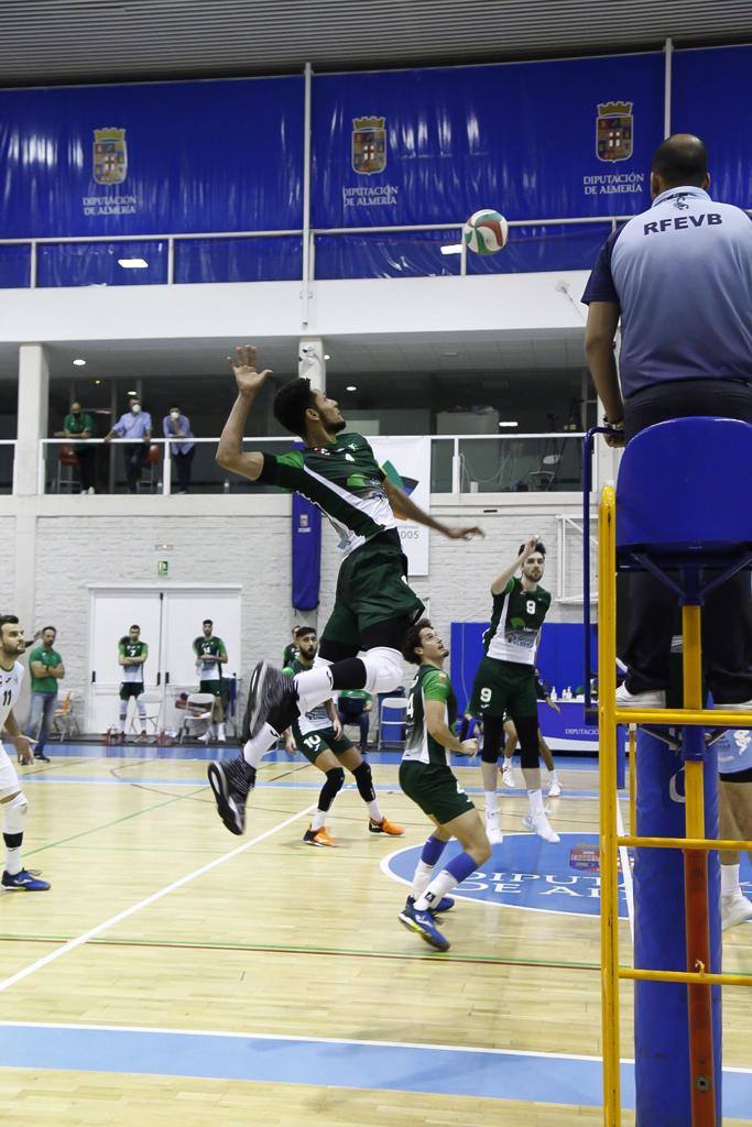 Fotos: Unicaja Almería e Ibiza lo remotan por donde lo dejaron