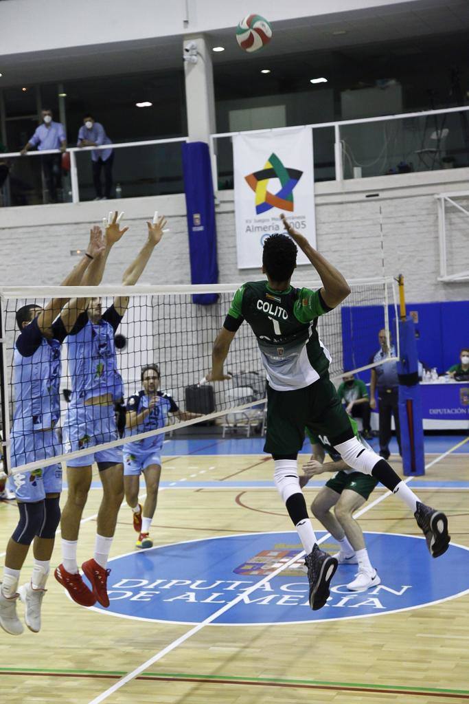 Fotos: Unicaja Almería e Ibiza lo remotan por donde lo dejaron