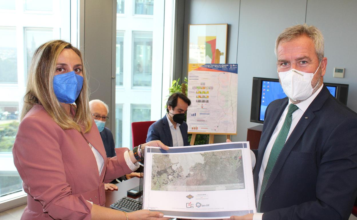 Fomento recibe el estudio de la conexión ferroviaria entre Granada y el Puerto de Motril