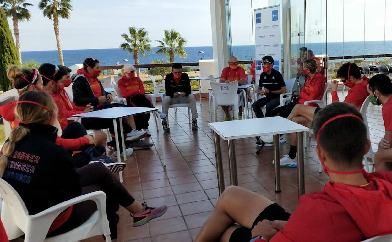 Los mejores paratriatletas españoles y los promesas se citaron en Mar de Pulpí. 