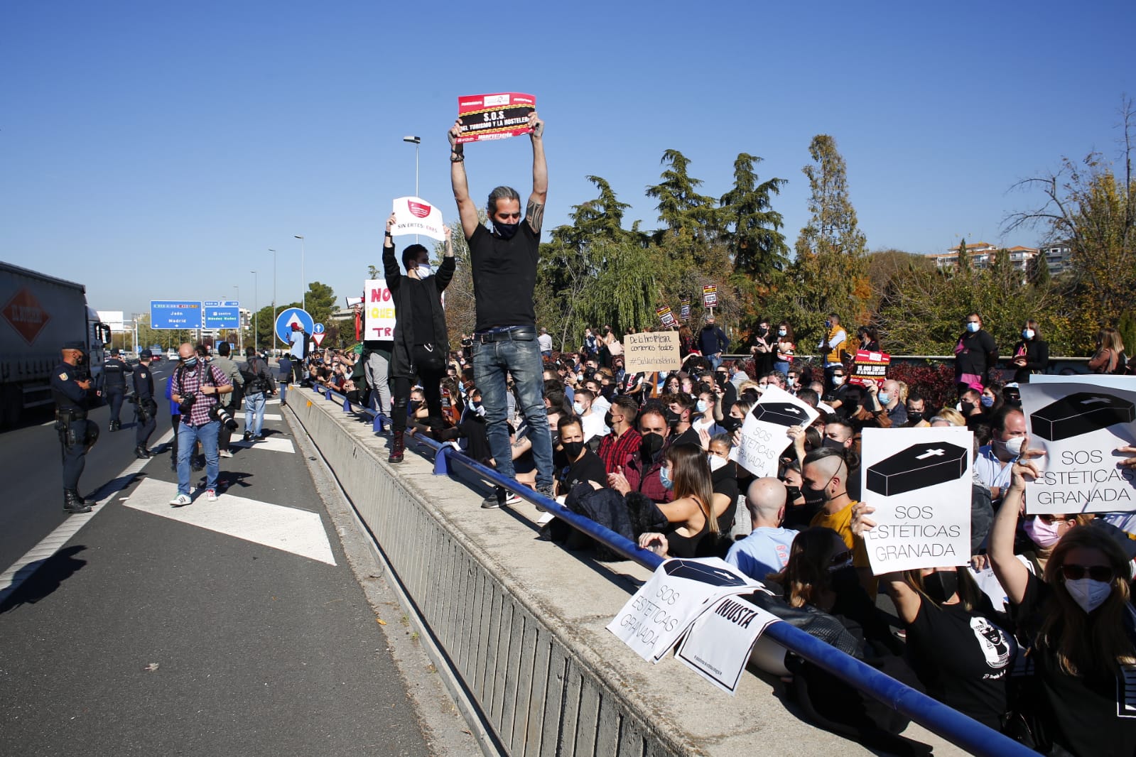 Los manifestantes han accedido a la A-44 al final de su recorrido