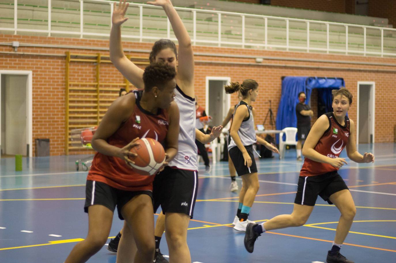El Hafesa 'Raca' busca en el mercado un refuerzo tras la salida de Toole