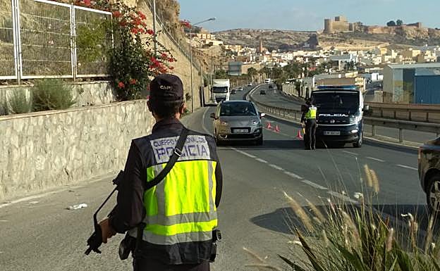 Cazan a 18 personas jugando al bingo sin medidas de protección en La Chanca