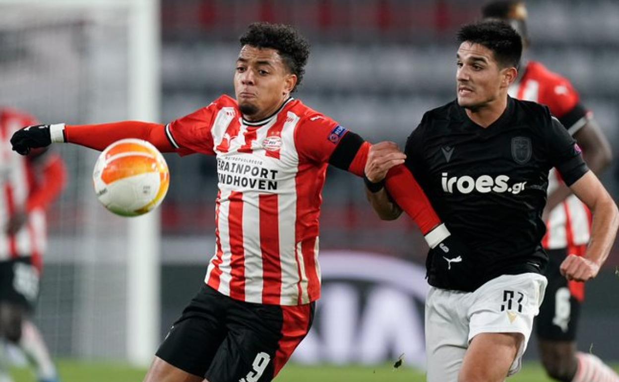 Malen anotó el tercer tanto de la victoria del PSV Eindhoven. 