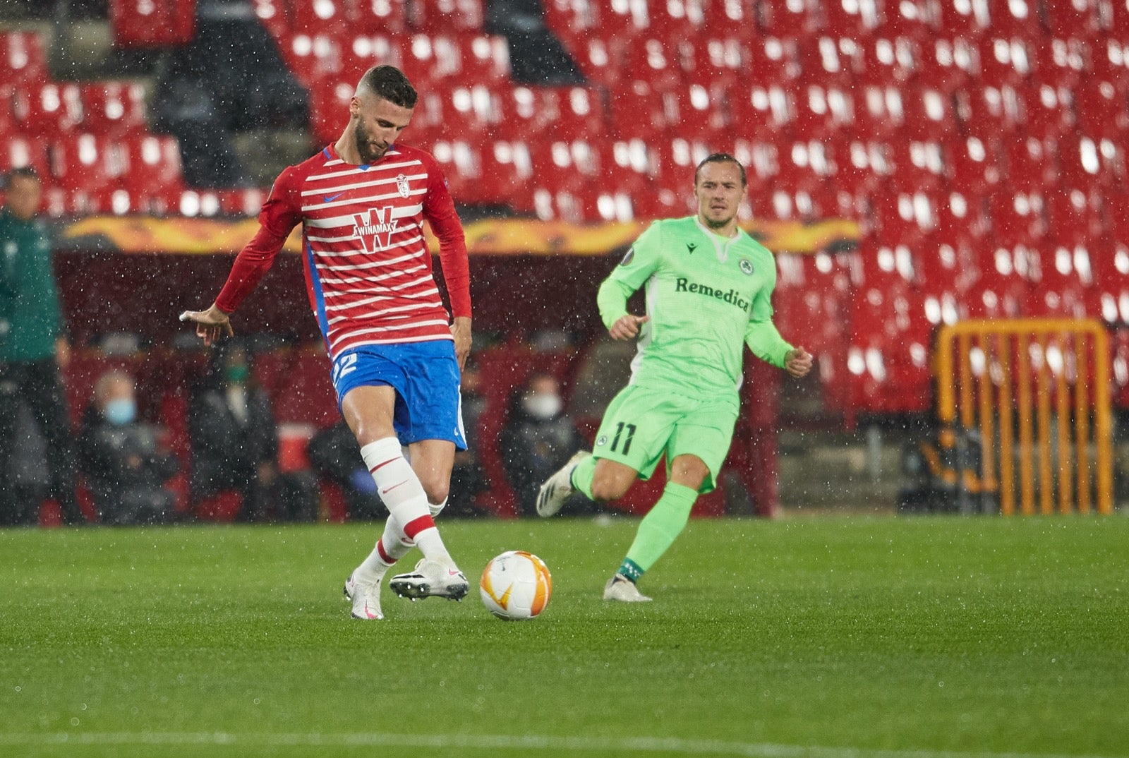 Los de Diego Martínez buscan poner pie y medio en la siguiente ronda de la Europa League