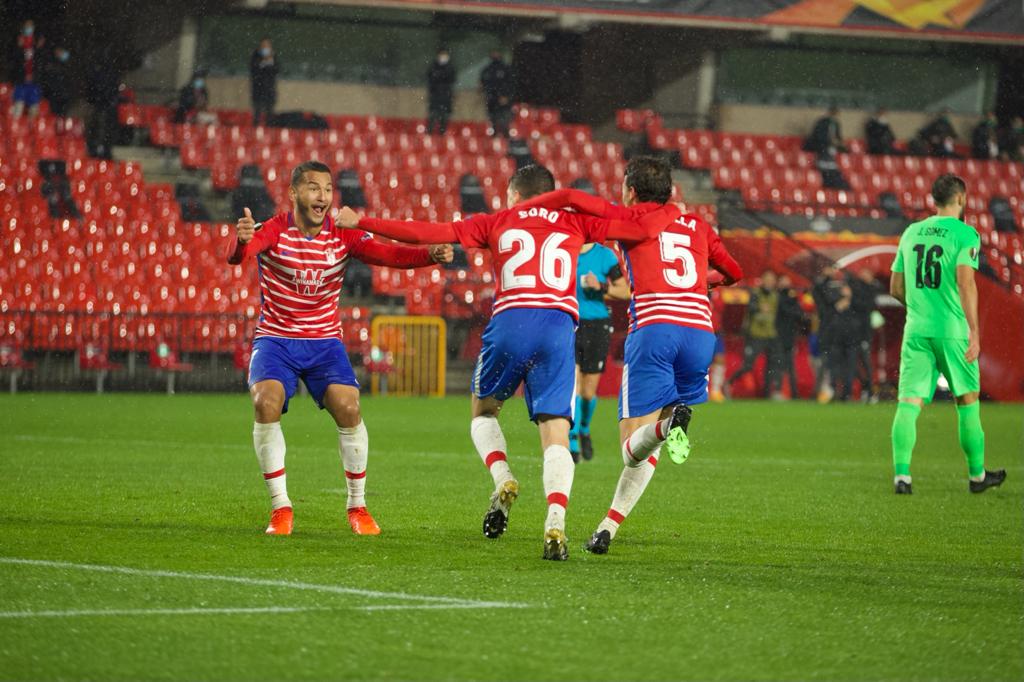 Los de Diego Martínez buscan poner pie y medio en la siguiente ronda de la Europa League.