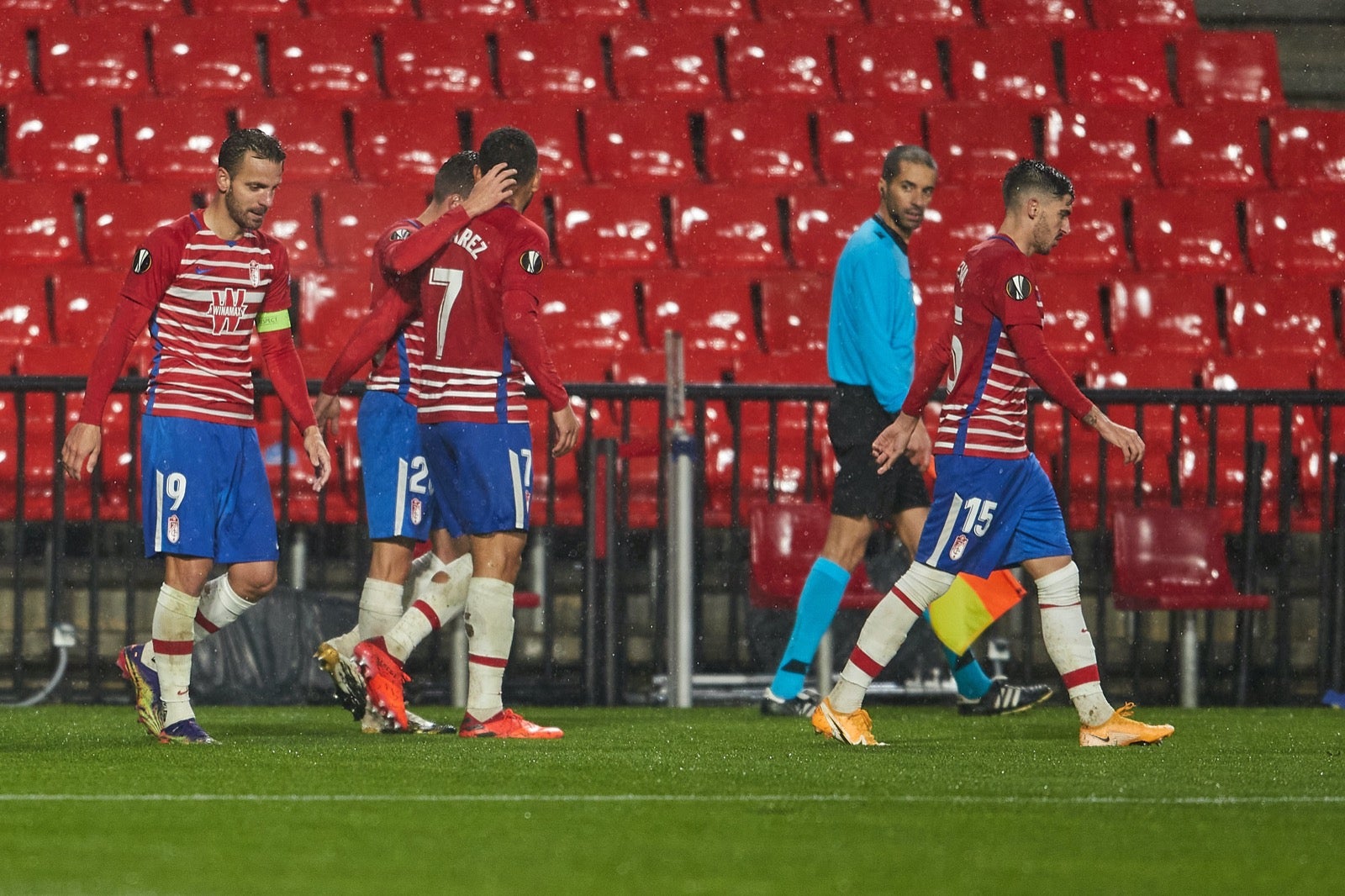 Los de Diego Martínez buscan poner pie y medio en la siguiente ronda de la Europa League.