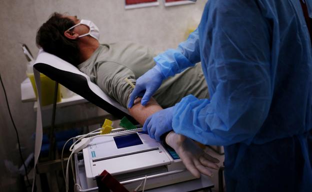 Las donaciones de sangre caen en Almería en la pandemia al cancelarse las macrocolectas