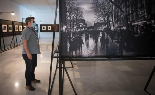 Exposición 'Nocturnas' en el Centro Cultural CajaGranada. 