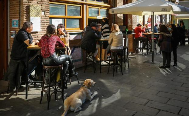 Las planes de Sanidad para los bares y comercios durante la Navidad