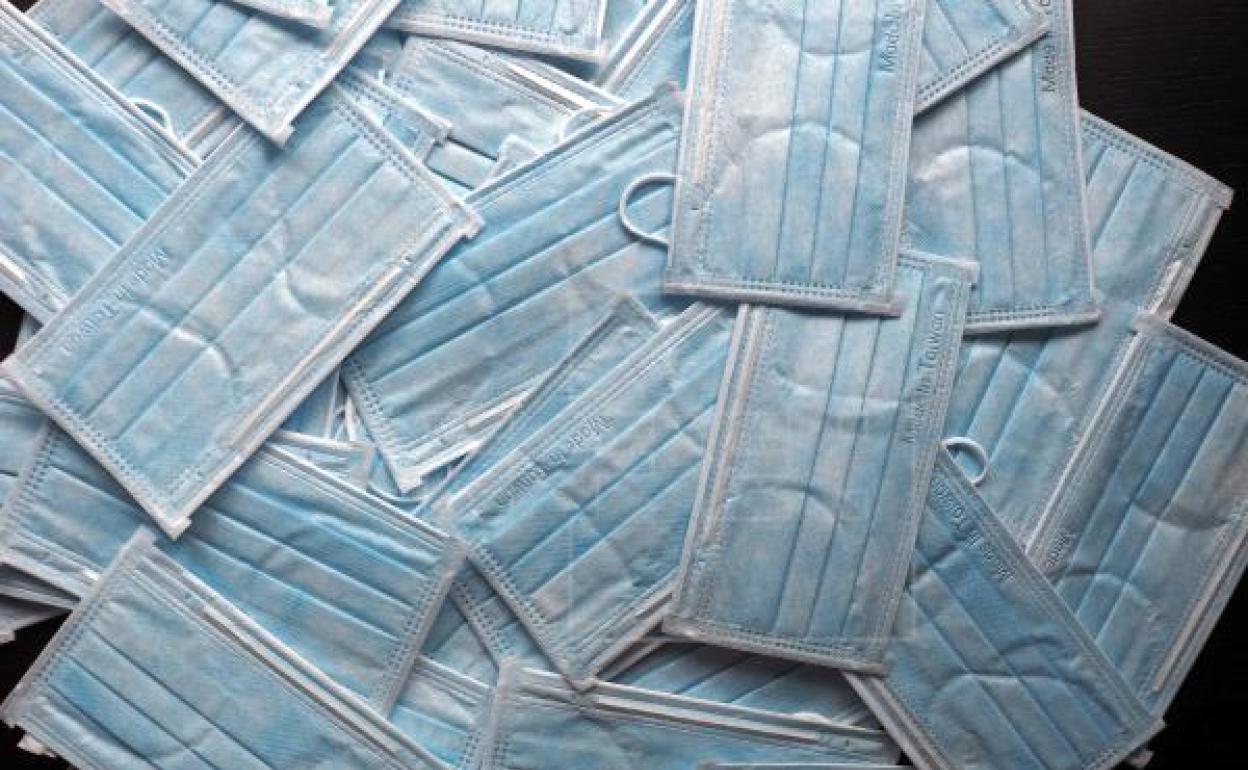 Investigan a un empresario de Granada por la venta fraudulenta de mascarillas.