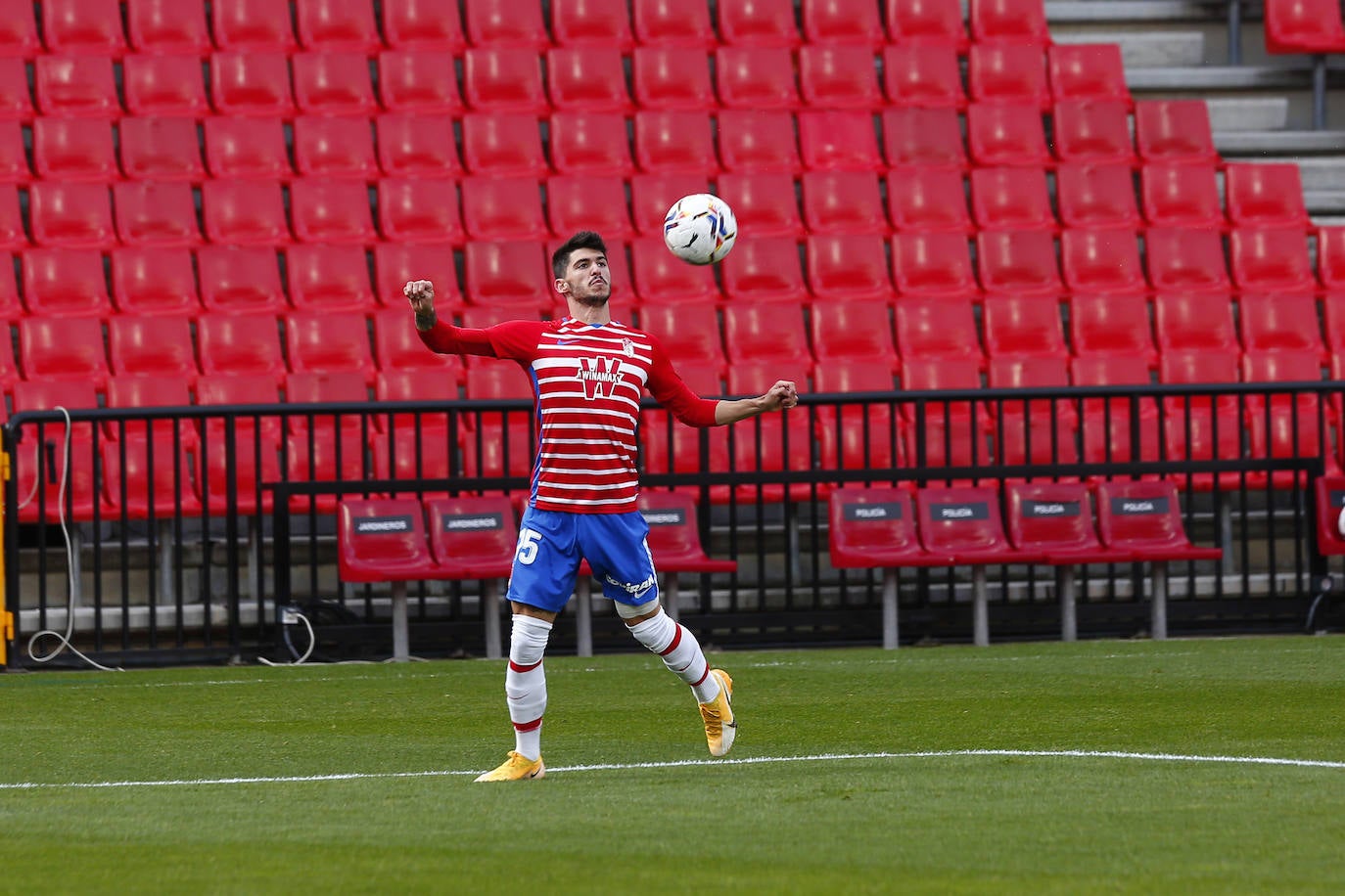 Repasa todas las imágenes del duelo entre rojiblancos y oscenses