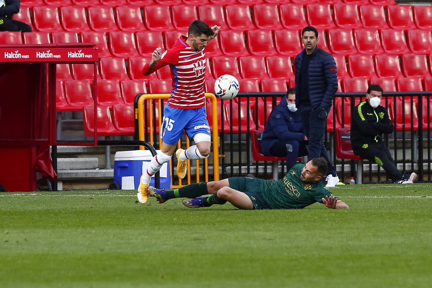 Repasa todas las imágenes del duelo entre rojiblancos y oscenses