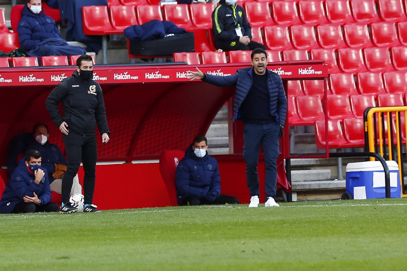 Repasa todas las imágenes del duelo entre rojiblancos y oscenses