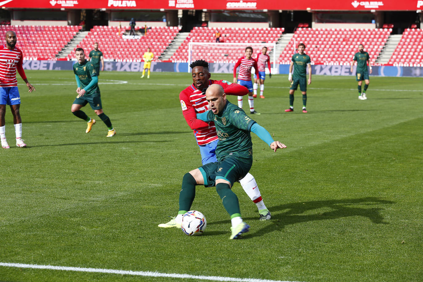 Repasa todas las imágenes del duelo entre rojiblancos y oscenses