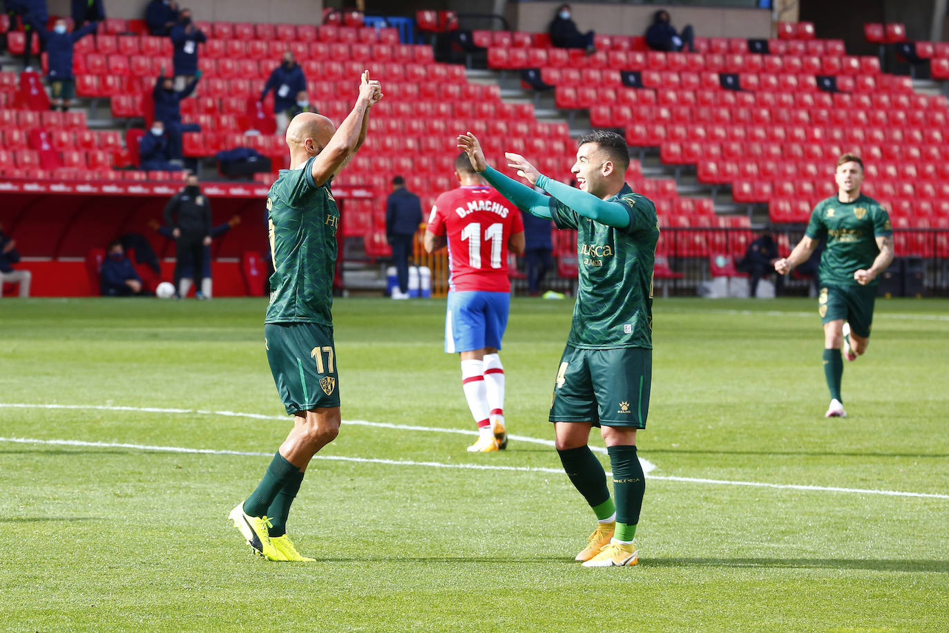 Repasa todas las imágenes del duelo entre rojiblancos y oscenses