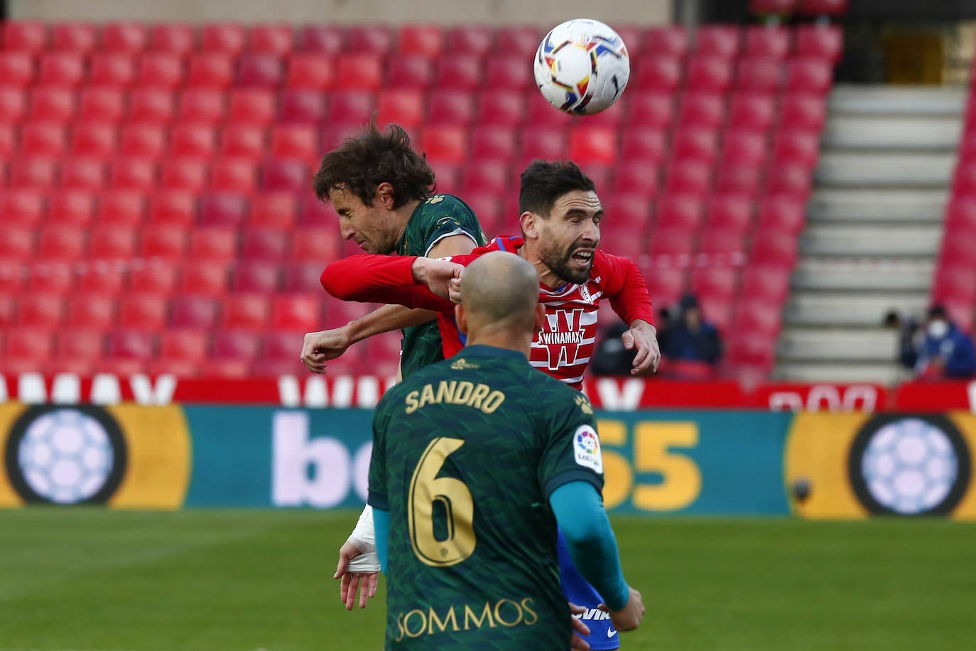 Repasa todas las imágenes del duelo entre rojiblancos y oscenses