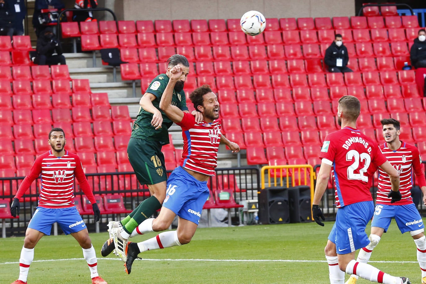 Repasa todas las imágenes del duelo entre rojiblancos y oscenses