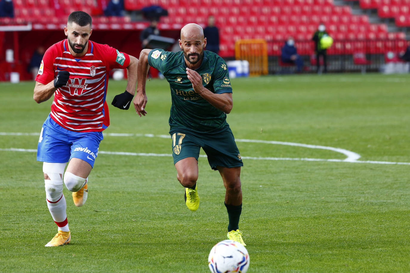 Repasa todas las imágenes del duelo entre rojiblancos y oscenses