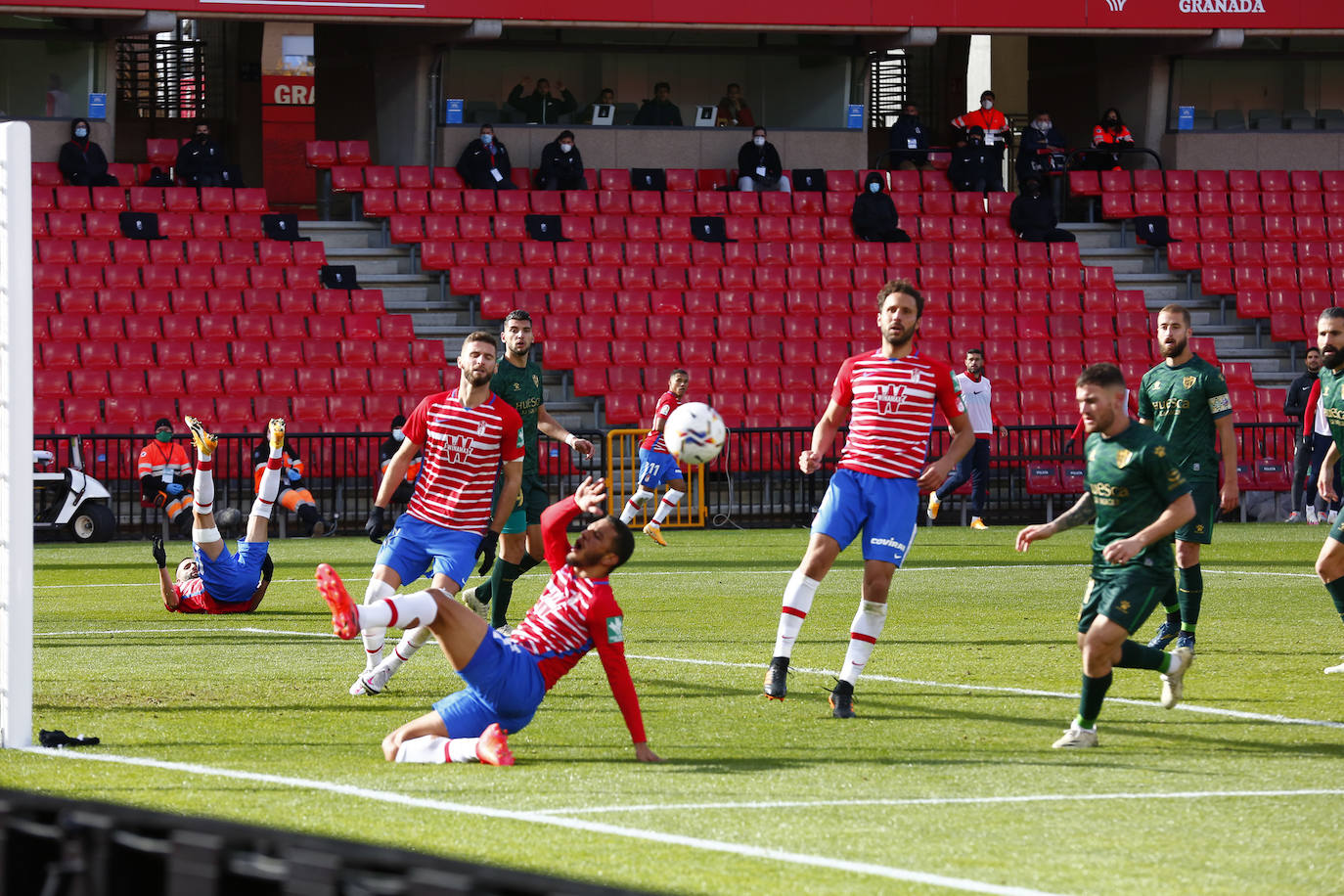 Repasa todas las imágenes del duelo entre rojiblancos y oscenses
