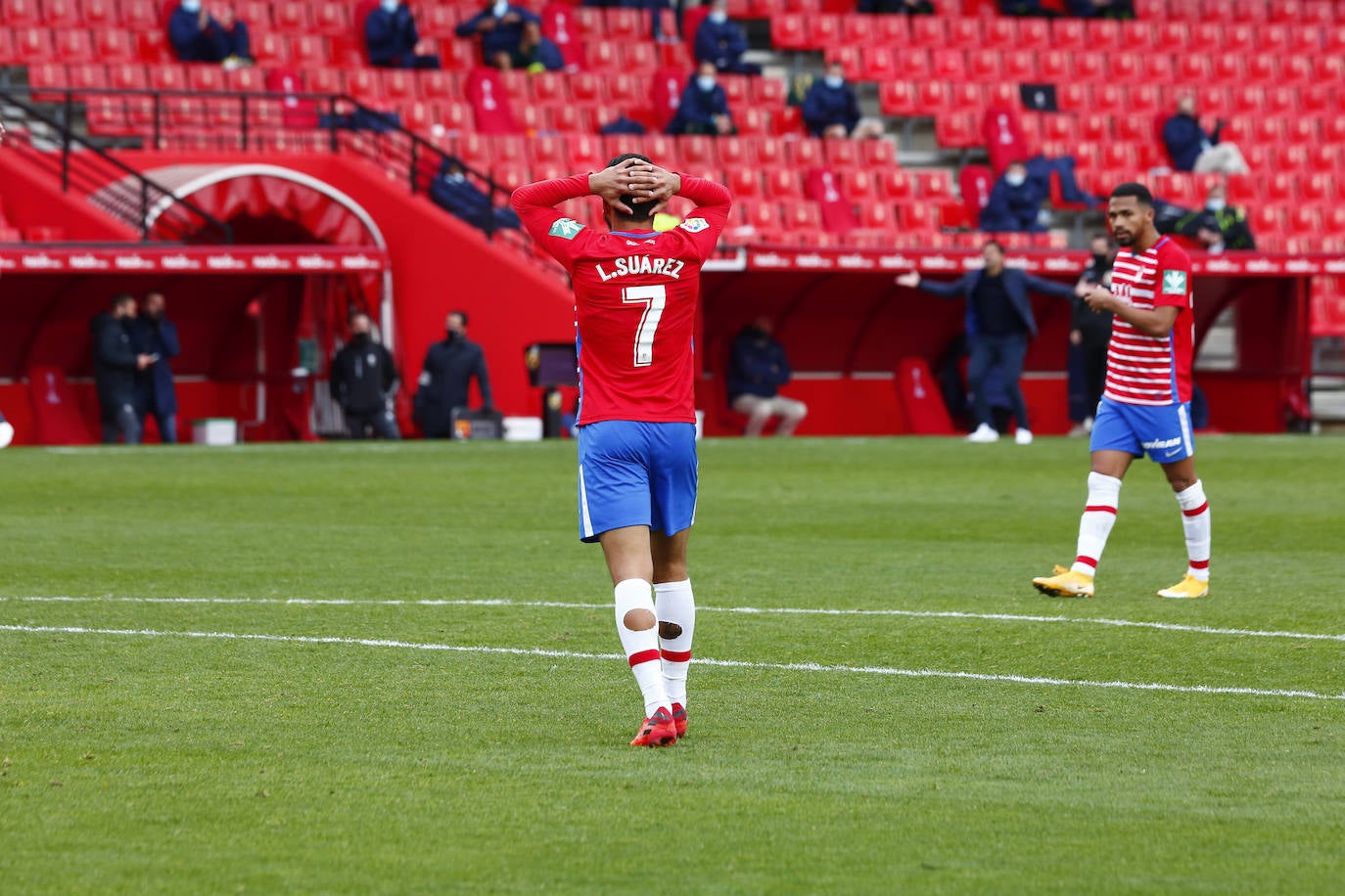 Repasa todas las imágenes del duelo entre rojiblancos y oscenses