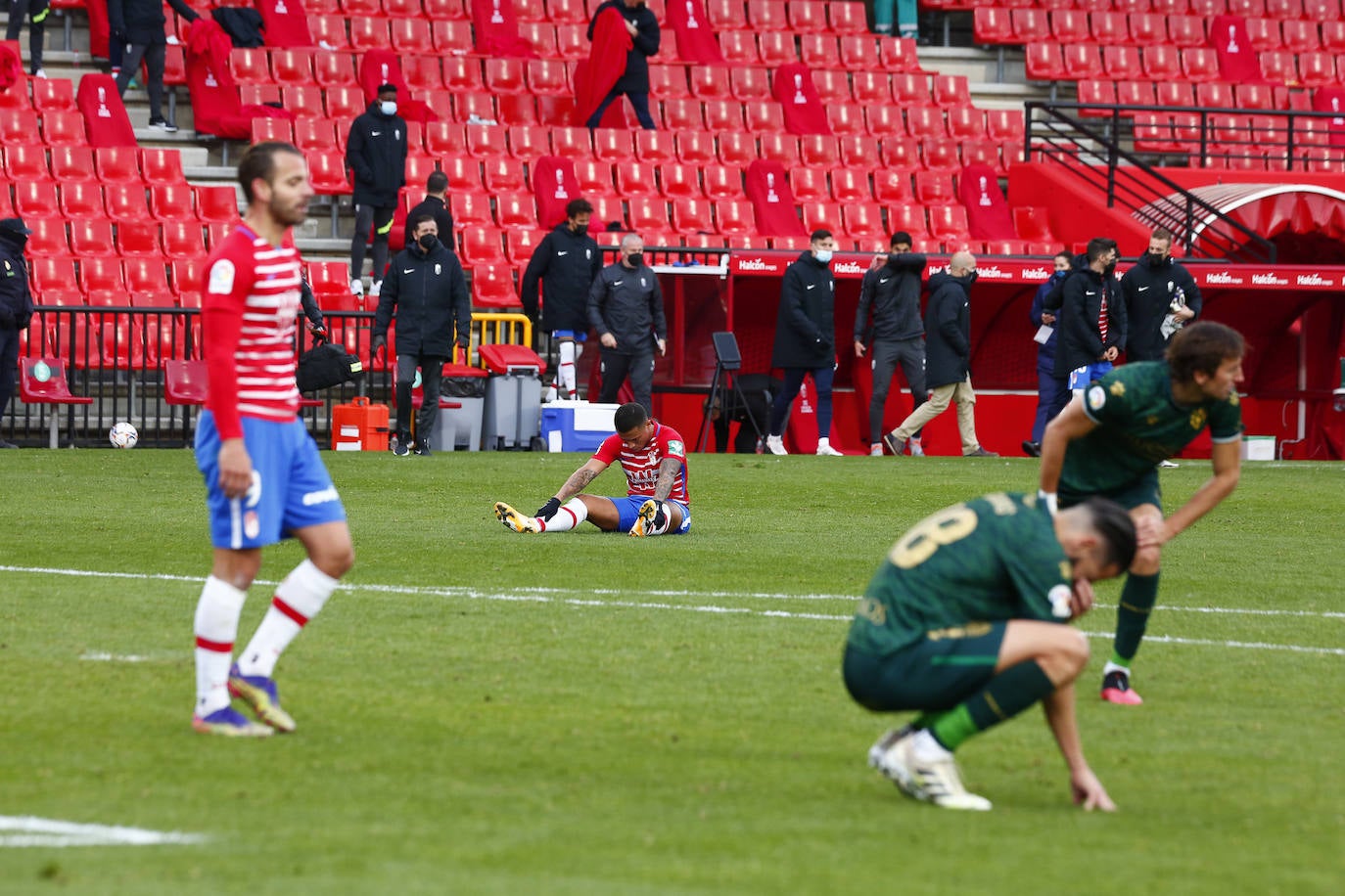 Repasa todas las imágenes del duelo entre rojiblancos y oscenses