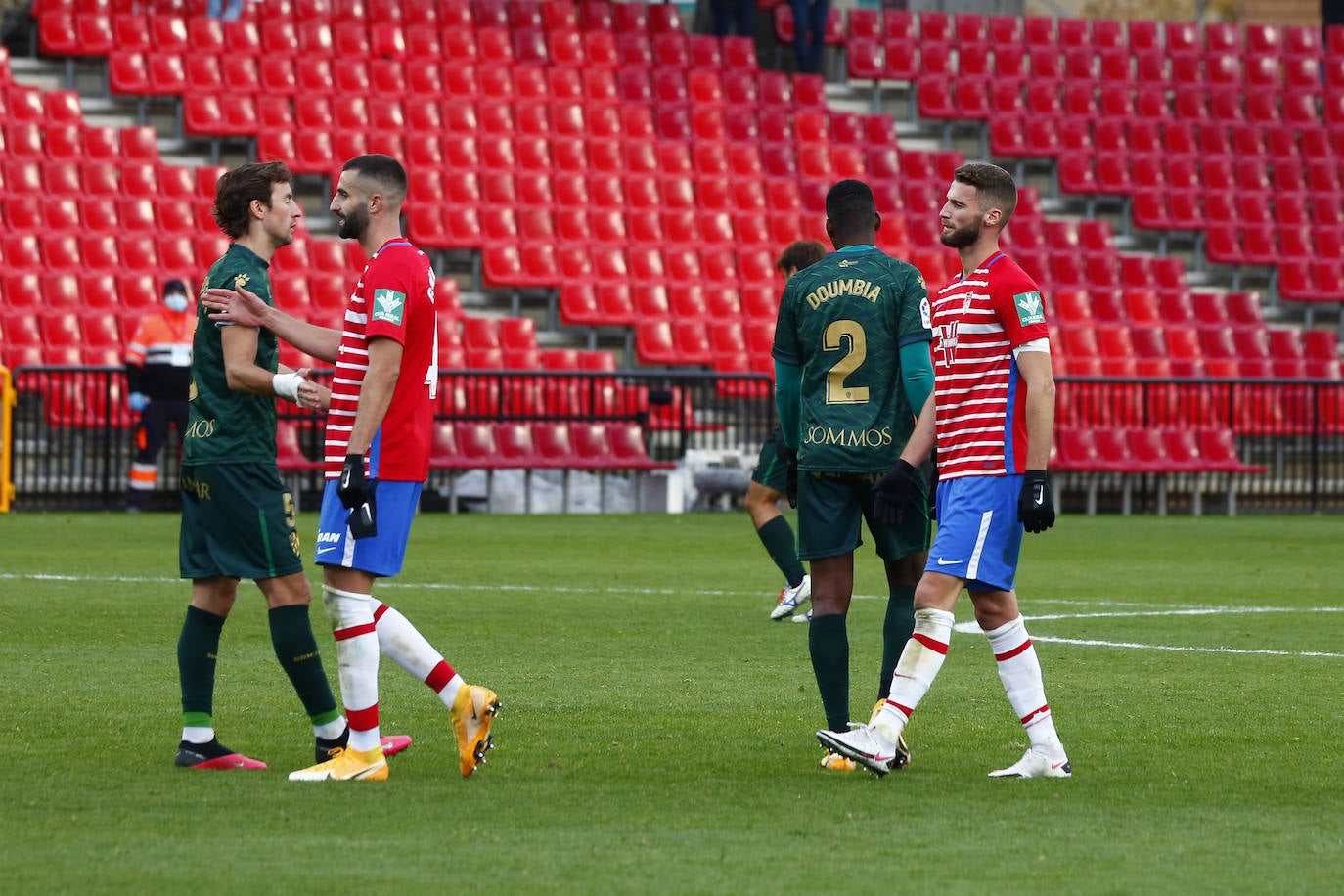 Repasa todas las imágenes del duelo entre rojiblancos y oscenses