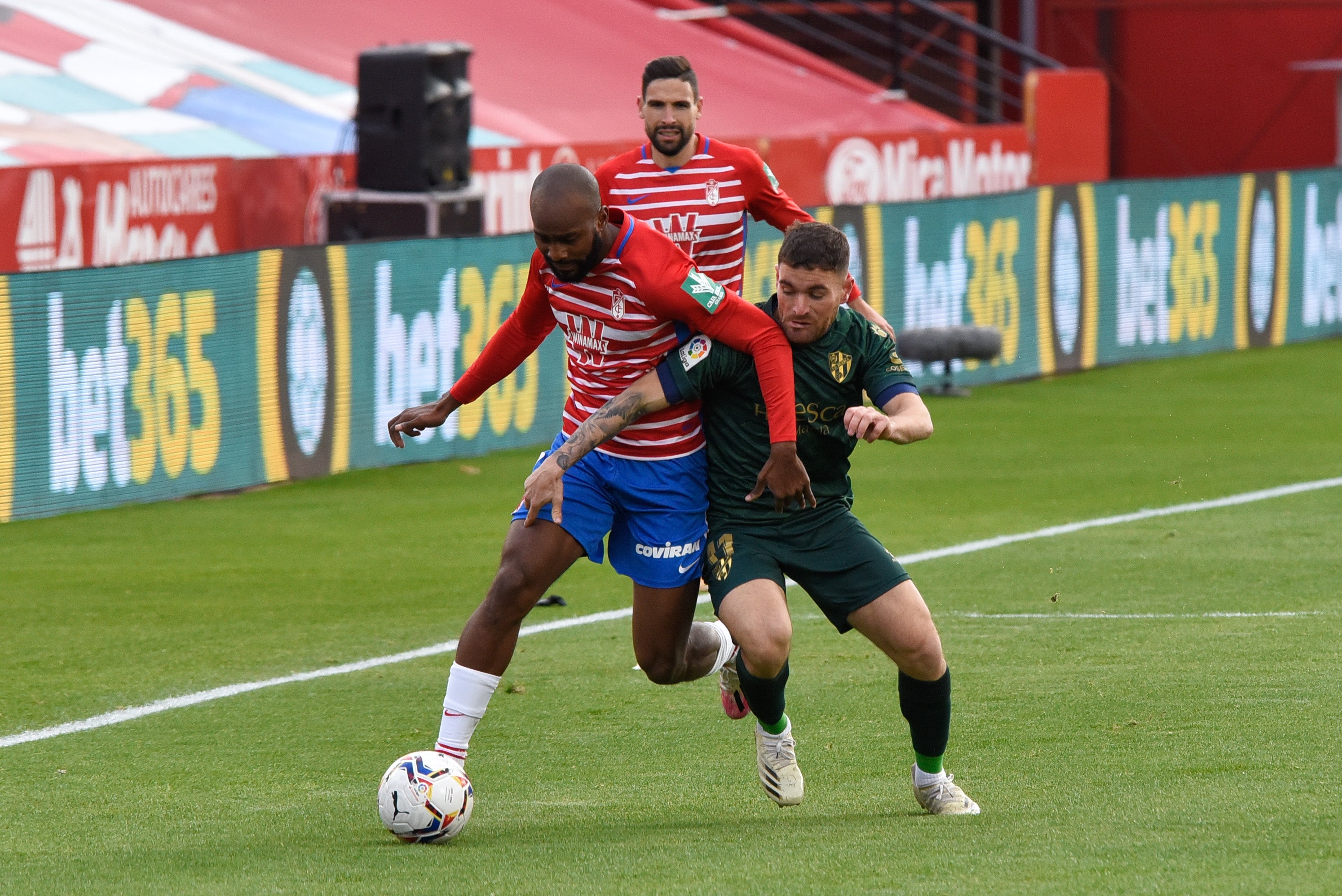 Repasa todas las imágenes del duelo entre rojiblancos y oscenses