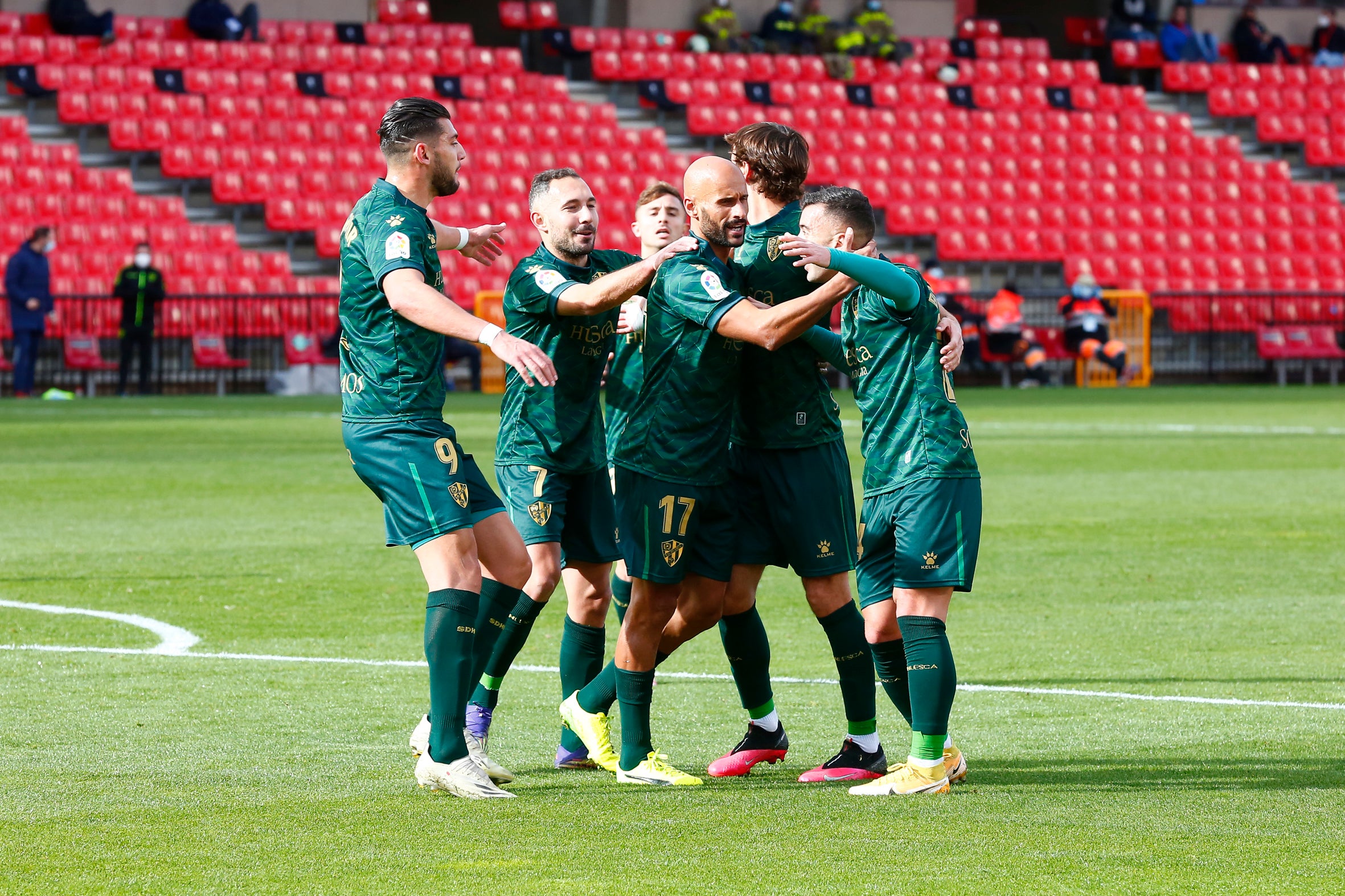 Repasa todas las imágenes del duelo entre rojiblancos y oscenses