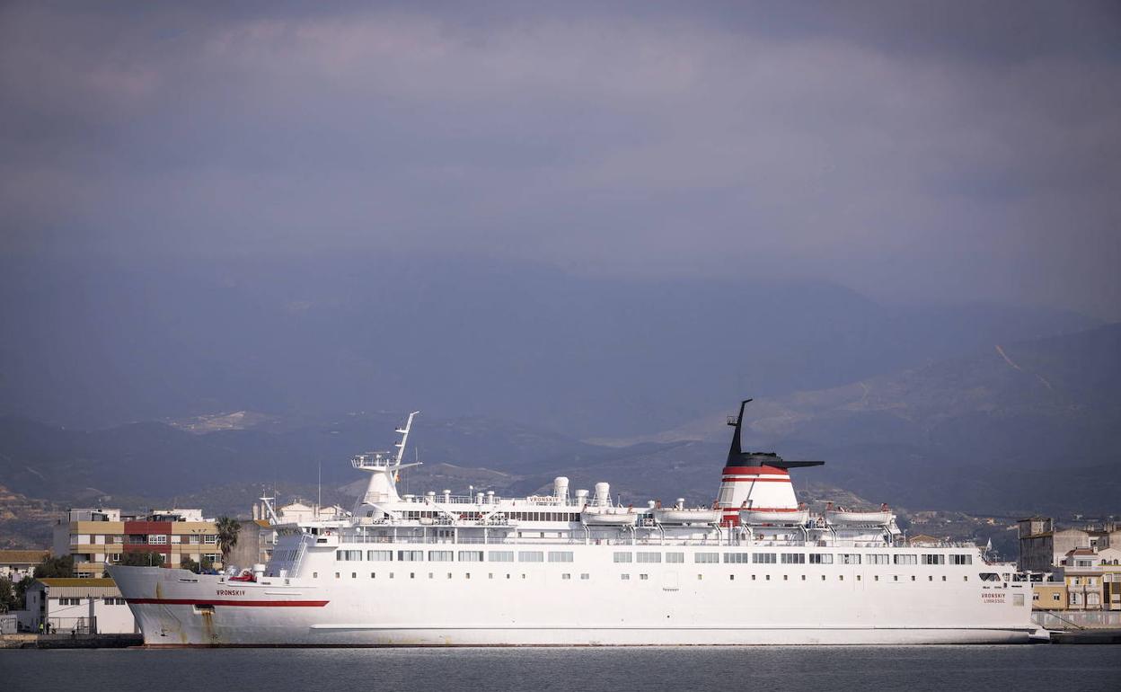 El ferry ha llegado a mover a 312.000 pasajeros al año.