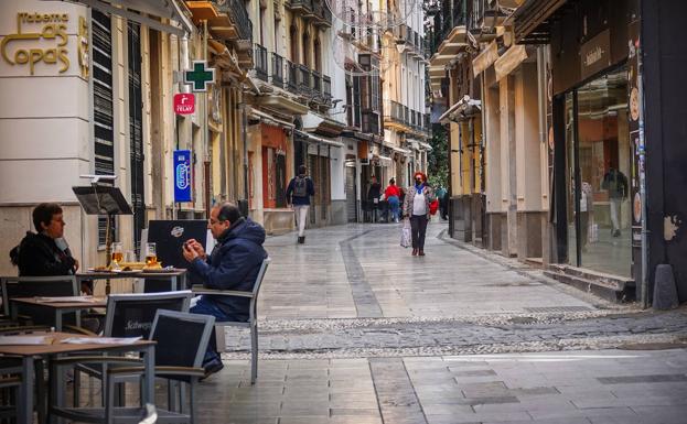 Los hosteleros, satisfechos con la apertura para las cenas, pero piden media hora más