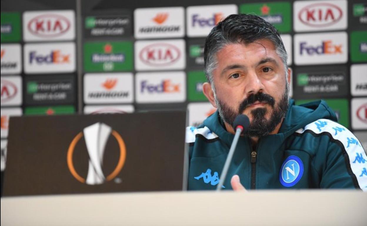 Gennaro Gattuso, en una conferencia de prensa con el Nápoles. 