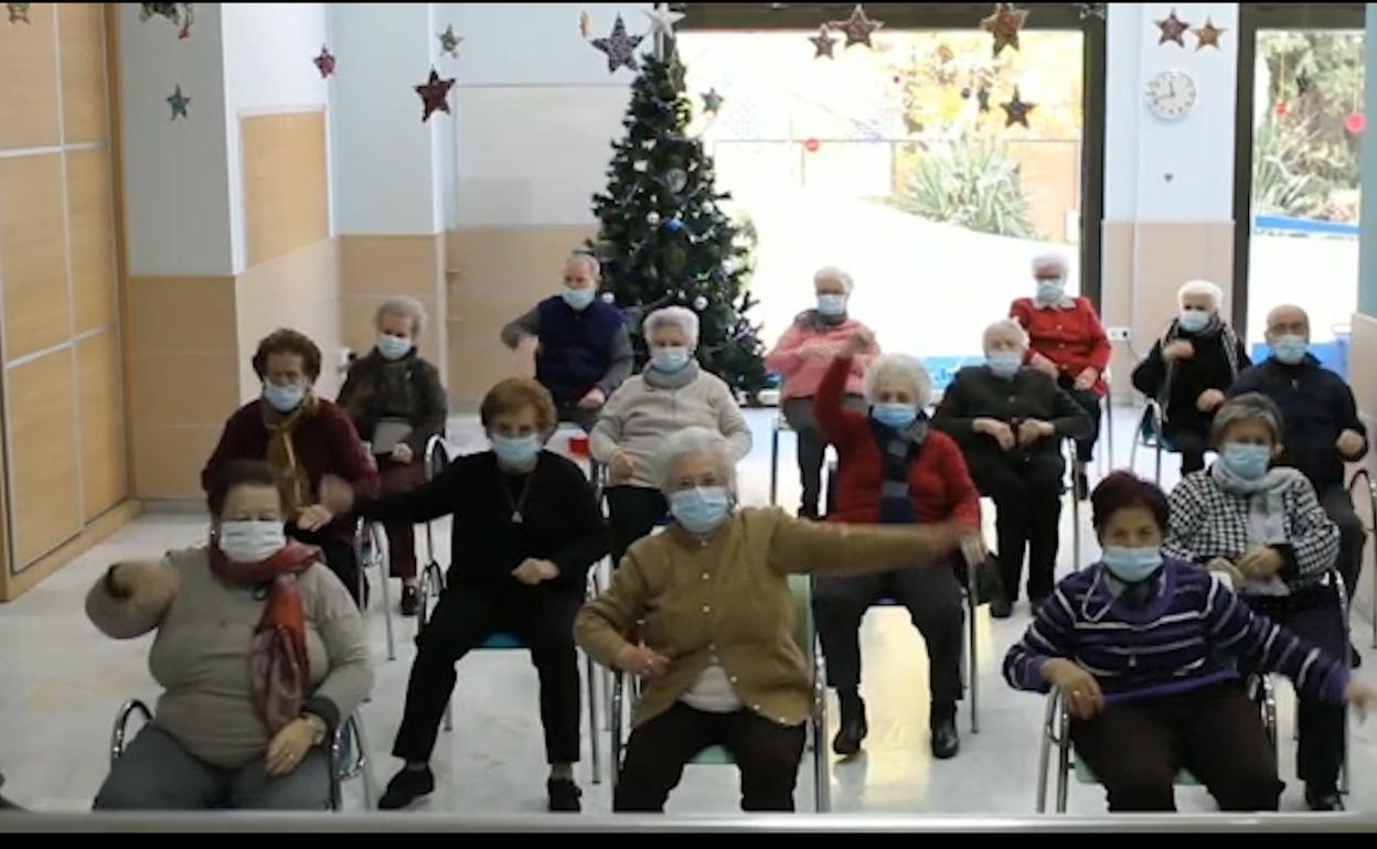 La entrañable felicitación navideña de un centro de mayores de Granada