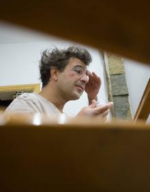 Imagen secundaria 2 - Preparándose para la actuación. 