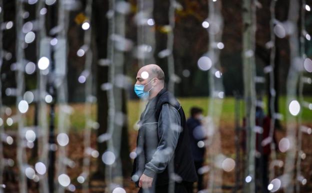 La OMS recomienda el uso de las mascarillas en las reuniones familiares de Navidad