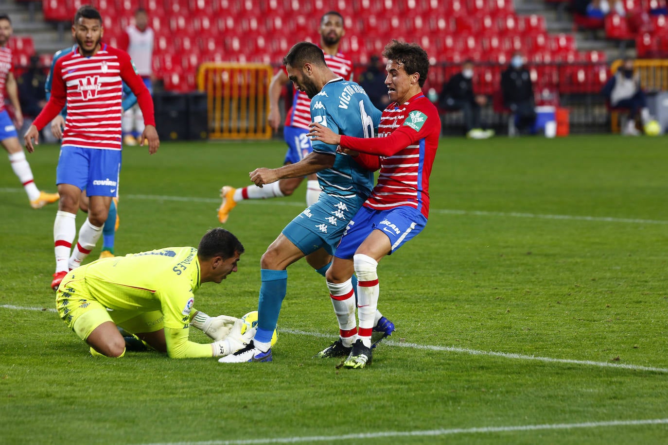 Estas son las mejores imágenes del partido disputado en el coliseo rojiblanco