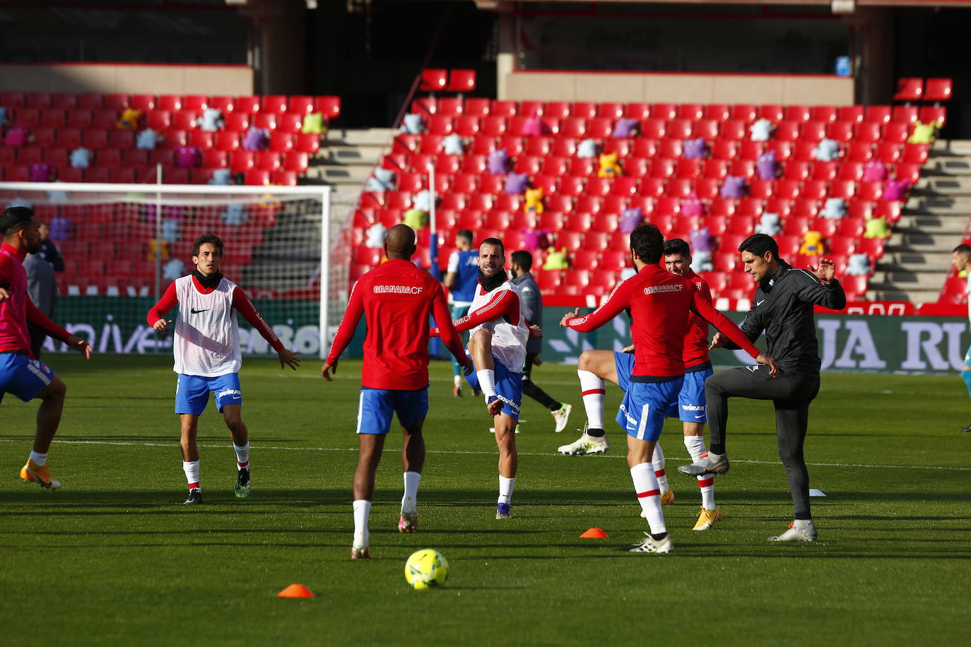 Estas son las mejores imágenes del partido disputado en el coliseo rojiblanco