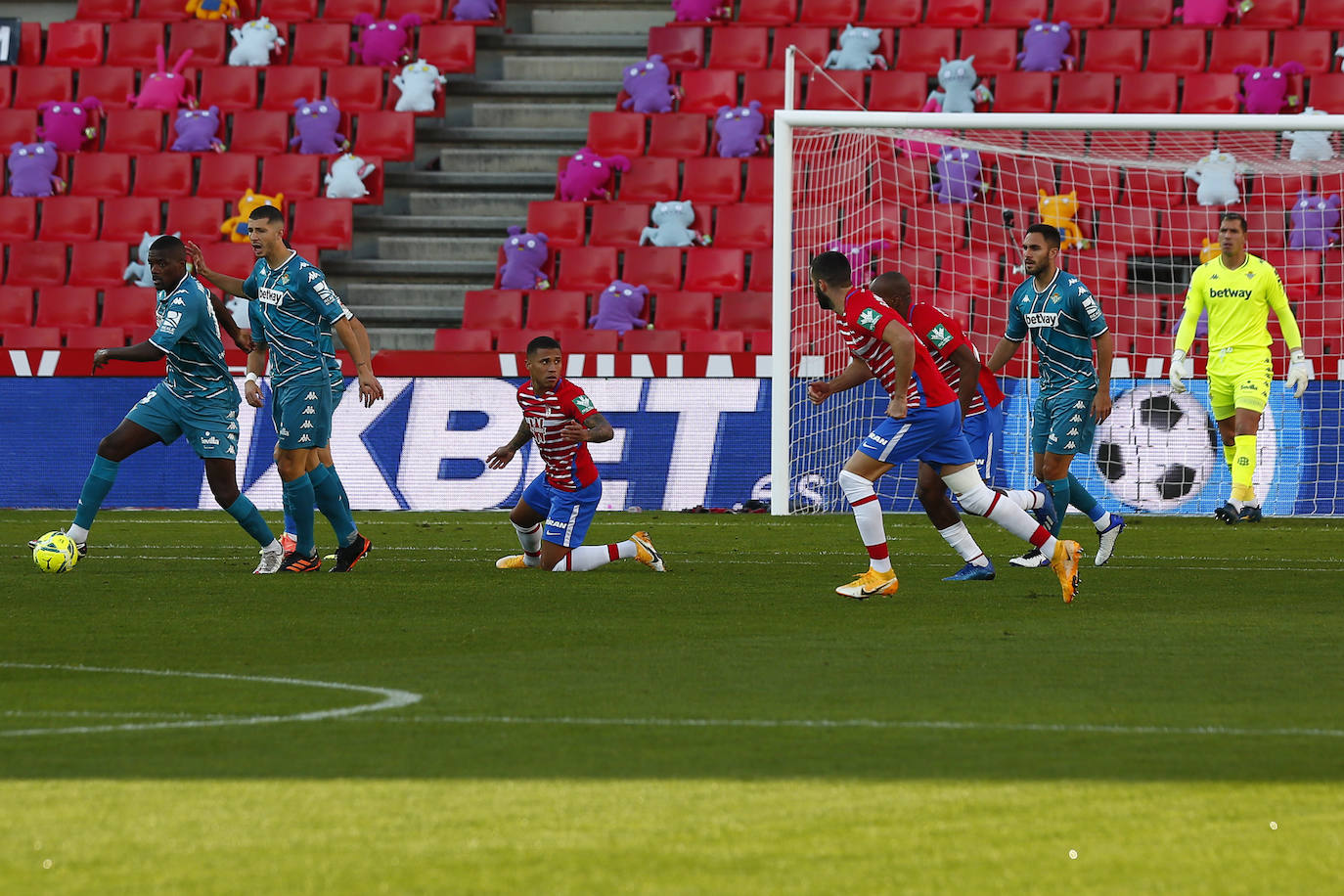 Estas son las mejores imágenes del partido disputado en el coliseo rojiblanco