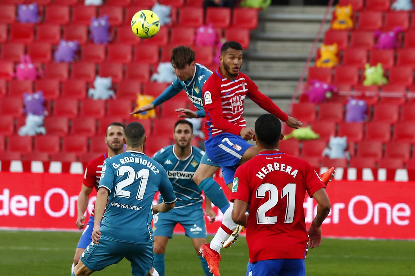 Estas son las mejores imágenes del partido disputado en el coliseo rojiblanco