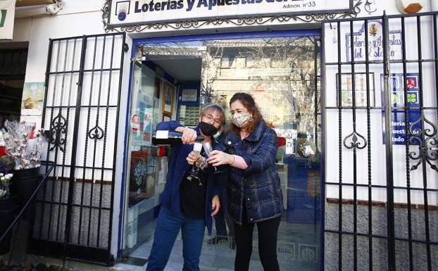 Cuarto premio en el Albaicín: «Al menos solucionará algún problema en el barrio»