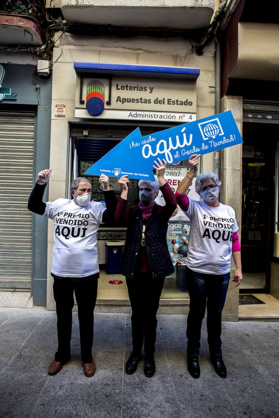 Alegría por partida doble en Granada capital con el Gordo y el cuarto premio.