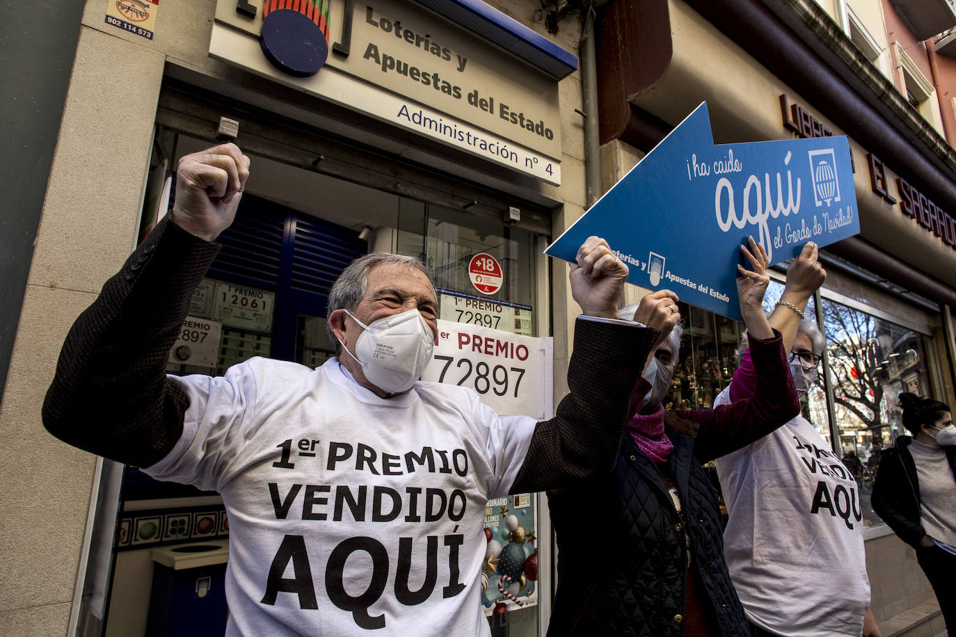 Alegría por partida doble en Granada capital con el Gordo y el cuarto premio.