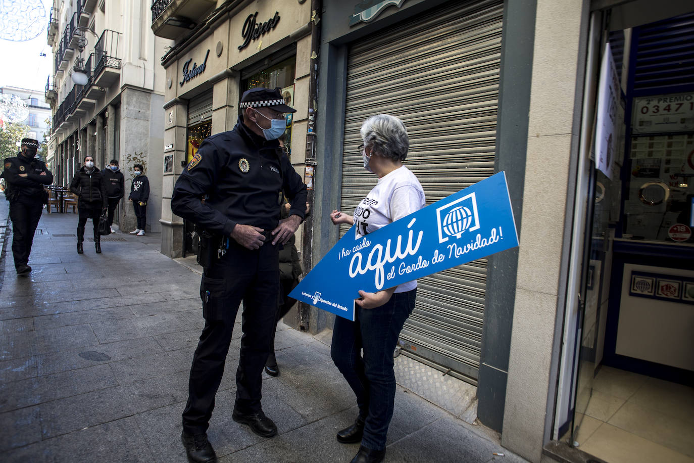 Alegría por partida doble en Granada capital con el Gordo y el cuarto premio.