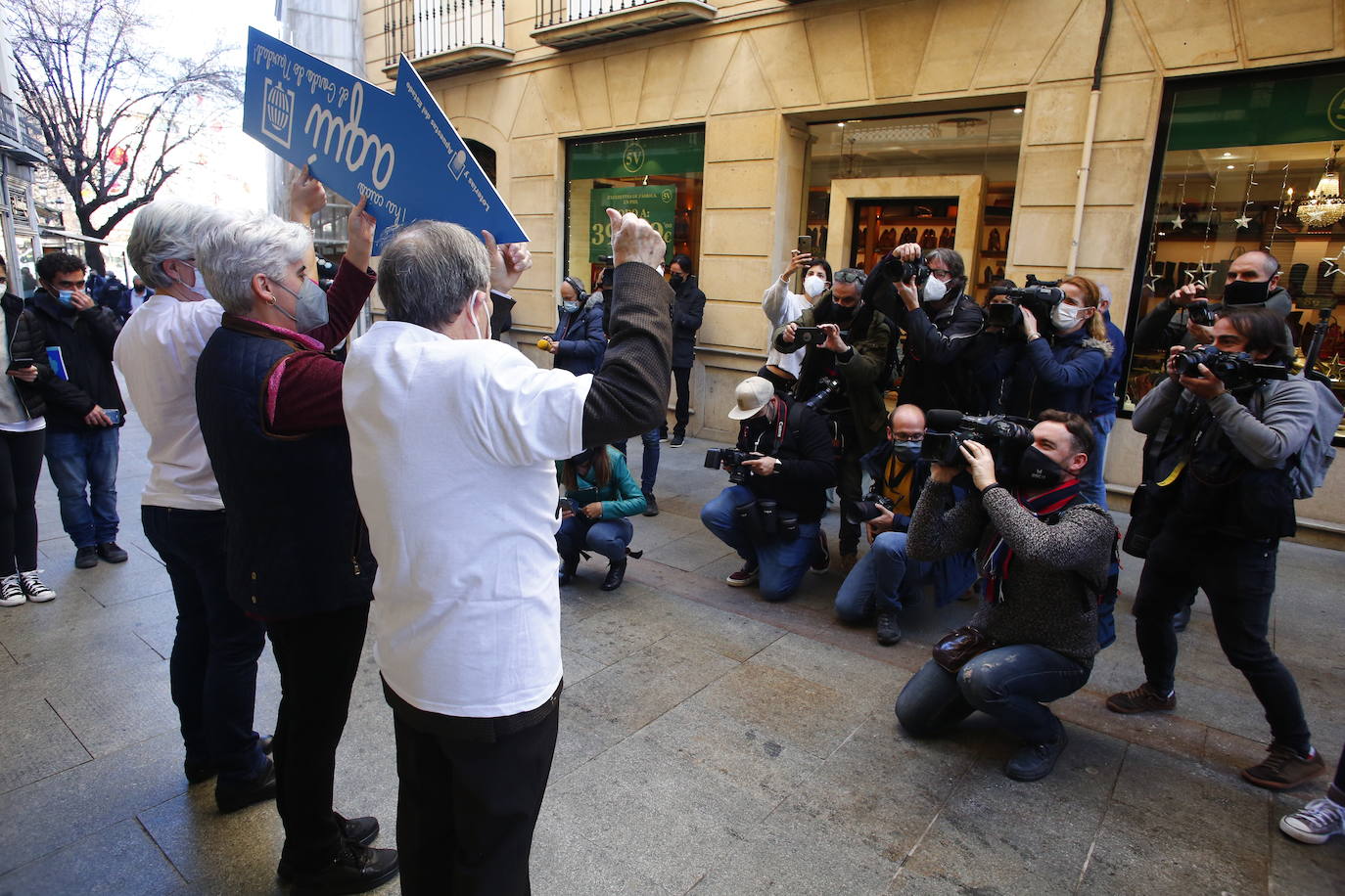 Alegría por partida doble en Granada capital con el Gordo y el cuarto premio.